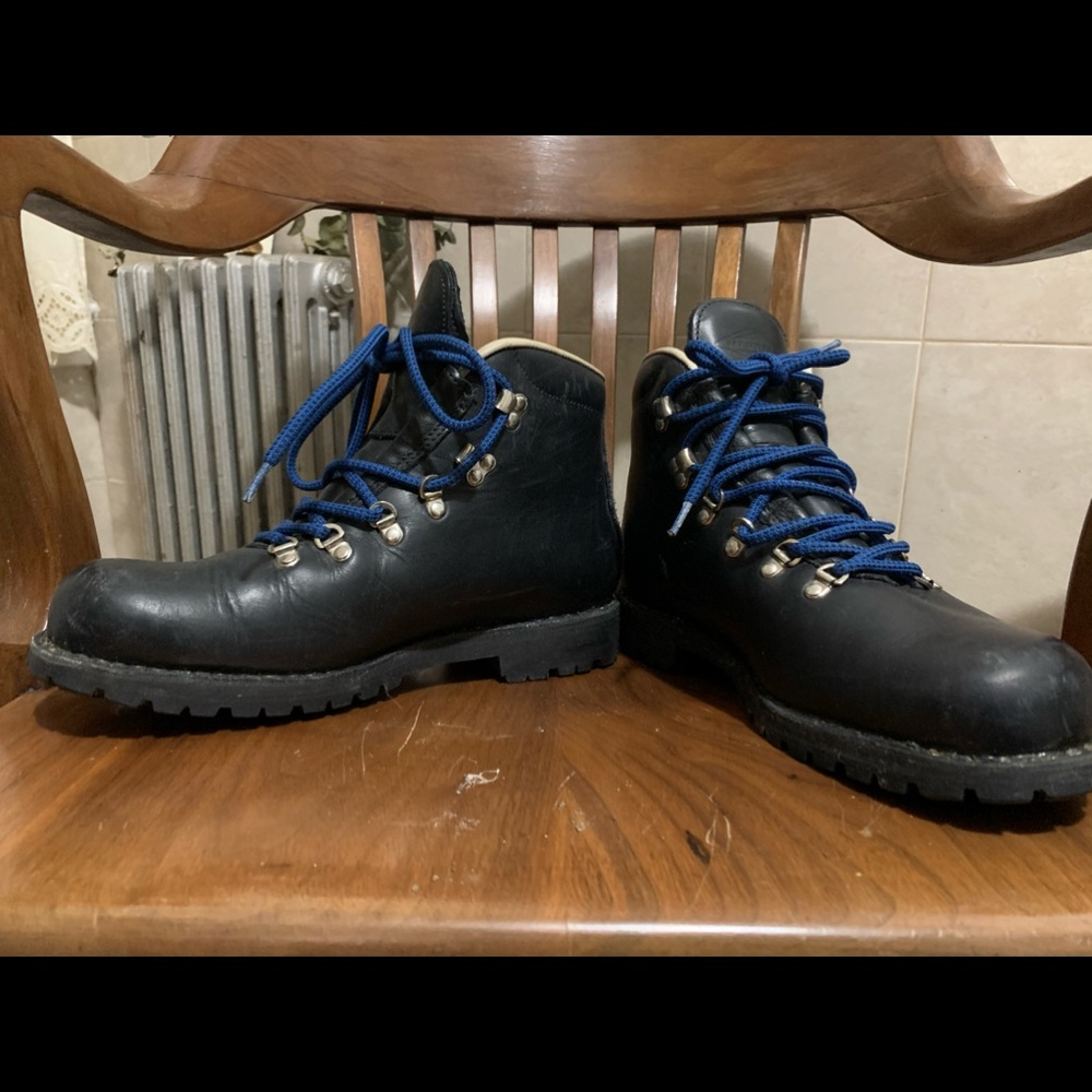 Men’s wilderness Merrell boots M10